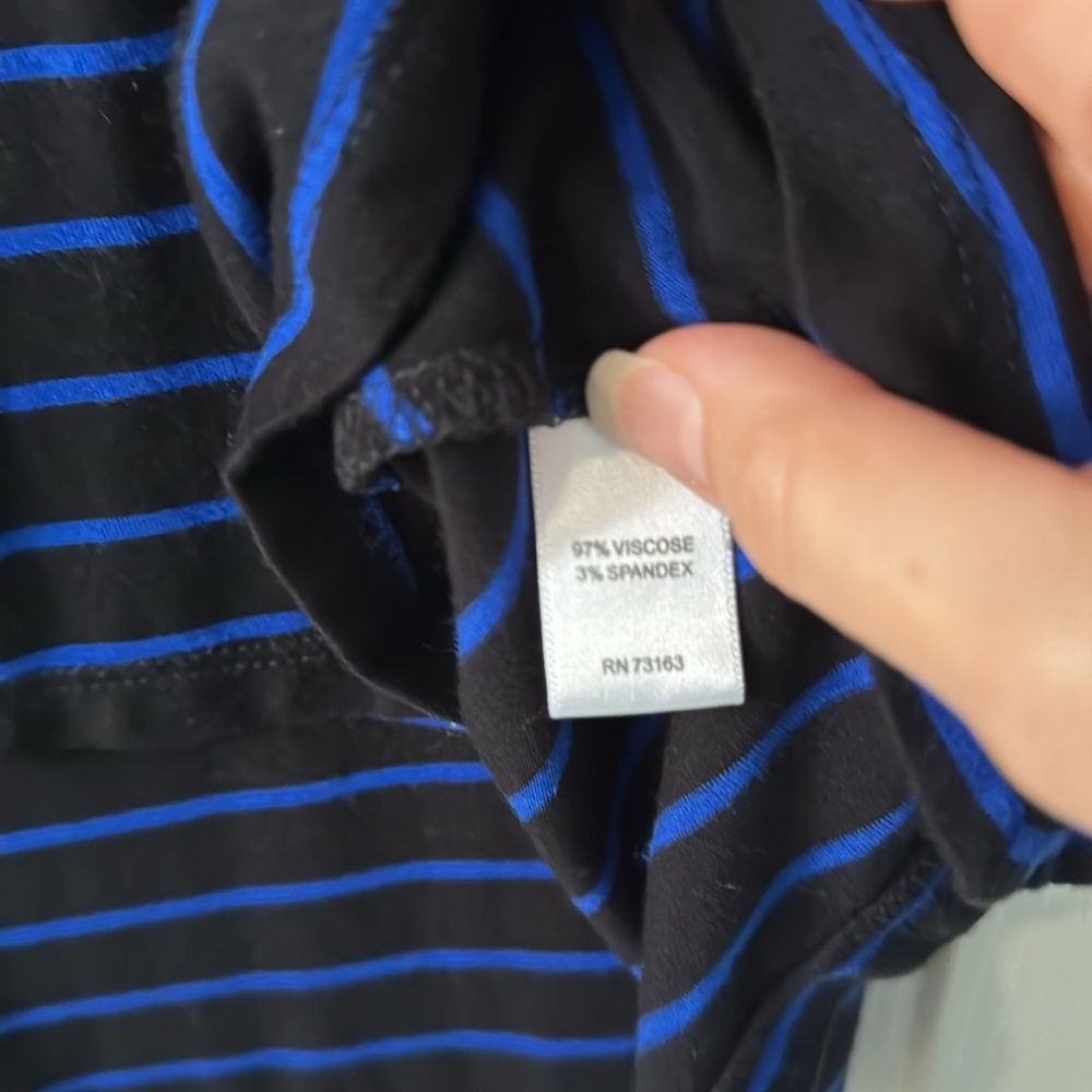 Cable & Gauge 3/4 sleeve flowy t-shirt w/ ballet neck. Sz S black & blue stripes - Picture 4 of 7